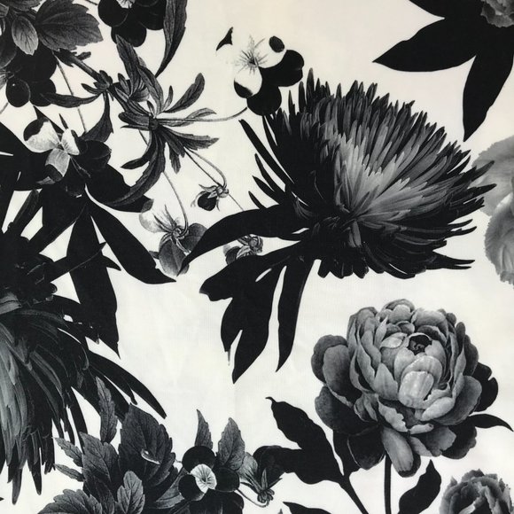 Lululemon Tank Top Racerback White with Black Roses Floral Print. Size Women's 8 - Picture 10 of 12